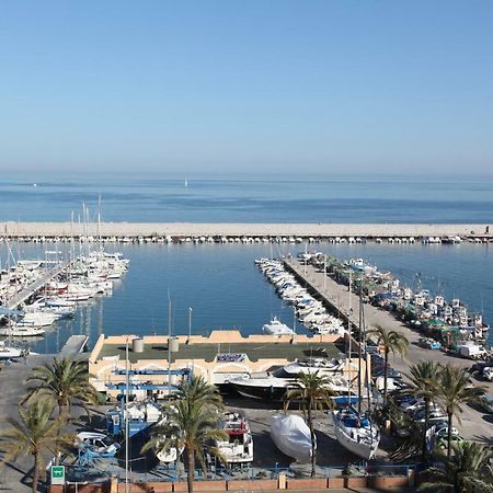 Apartment On The Harbor, First Line With Beautiful Sea View In 4 Star Hotel Фуeнхирола Екстериор снимка