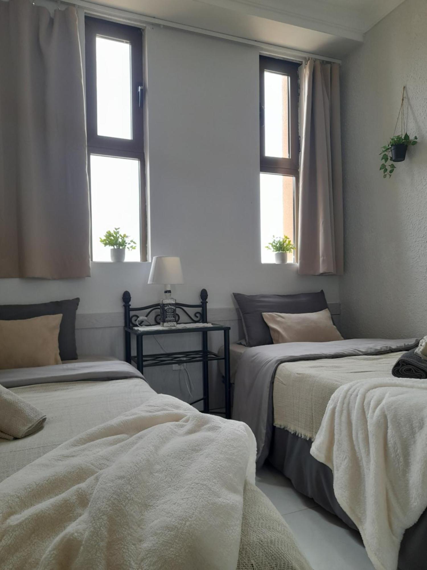 Apartment On The Harbor, First Line With Beautiful Sea View In 4 Star Hotel Фуeнхирола Екстериор снимка