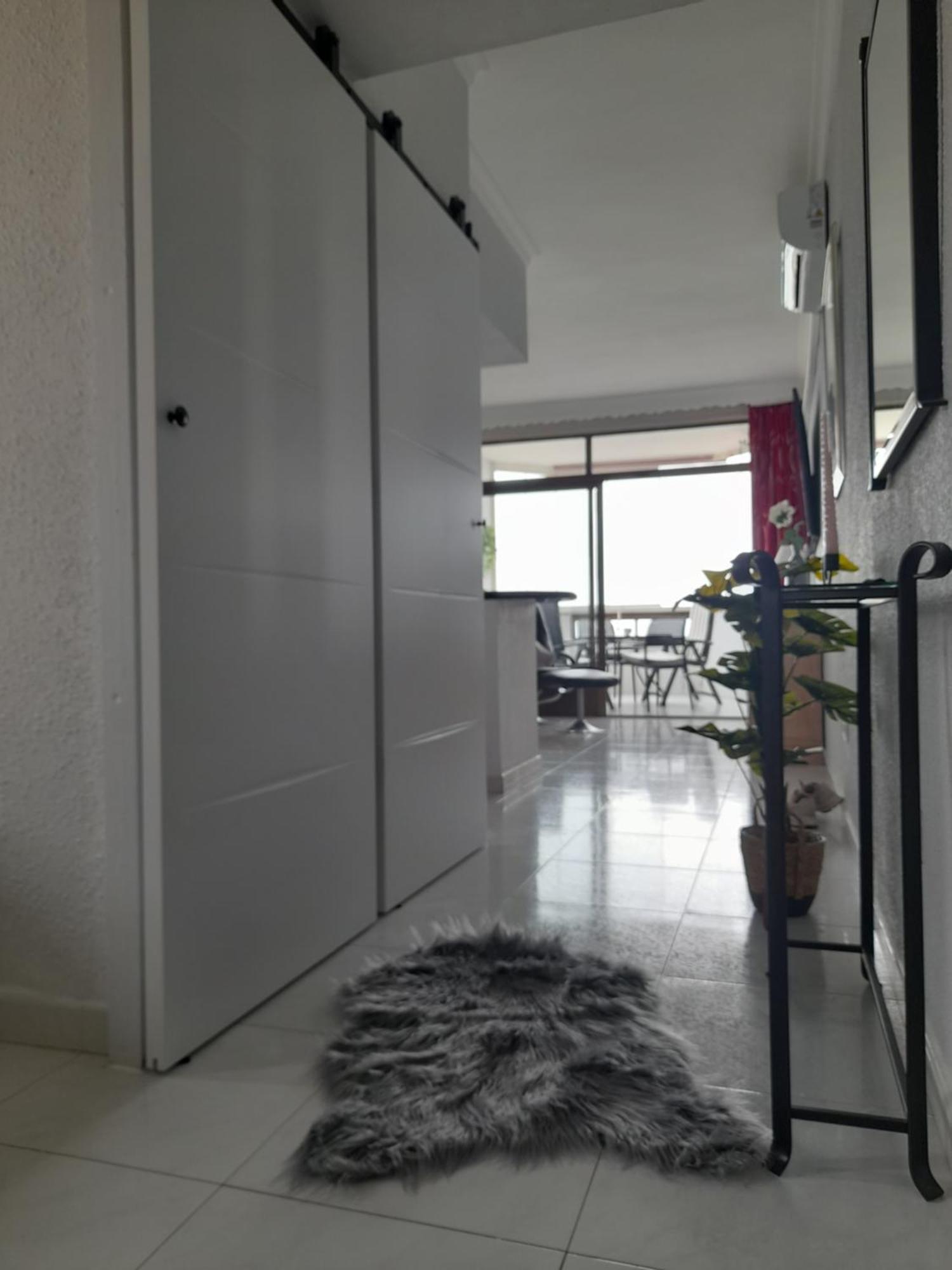 Apartment On The Harbor, First Line With Beautiful Sea View In 4 Star Hotel Фуeнхирола Екстериор снимка