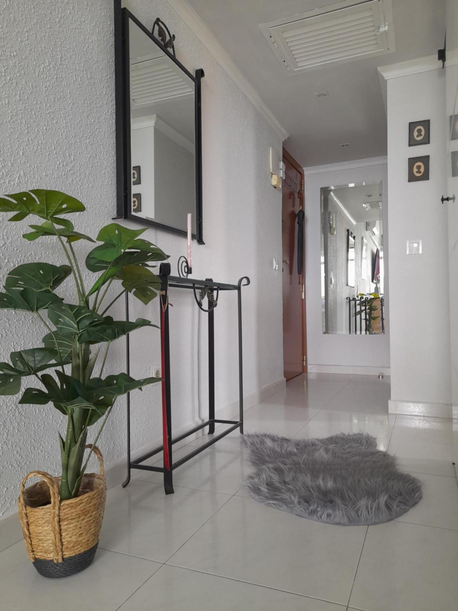 Apartment On The Harbor, First Line With Beautiful Sea View In 4 Star Hotel Фуeнхирола Екстериор снимка