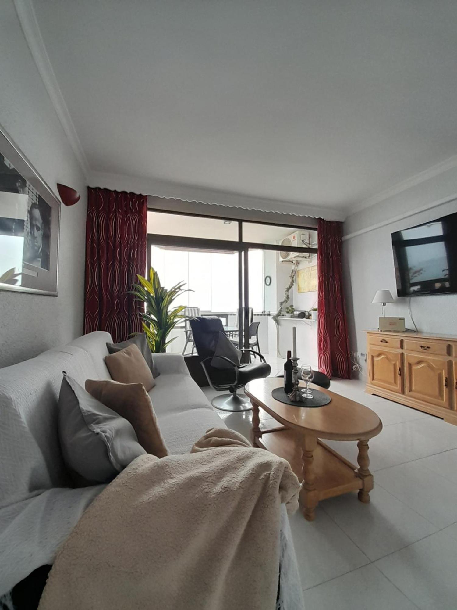 Apartment On The Harbor, First Line With Beautiful Sea View In 4 Star Hotel Фуeнхирола Екстериор снимка