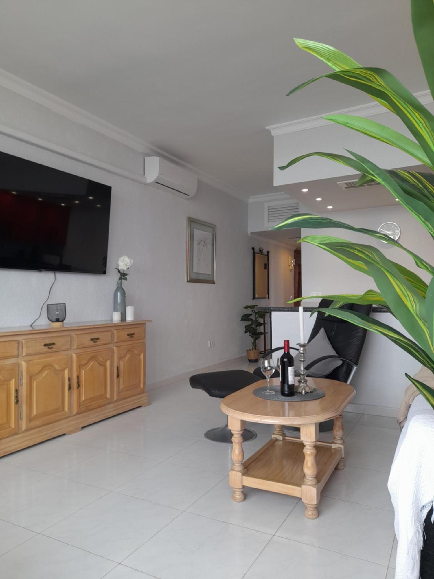 Apartment On The Harbor, First Line With Beautiful Sea View In 4 Star Hotel Фуeнхирола Екстериор снимка