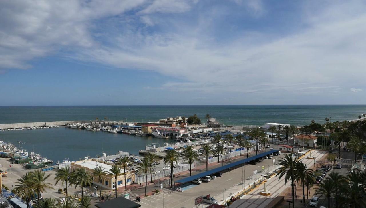 Apartment On The Harbor, First Line With Beautiful Sea View In 4 Star Hotel Фуeнхирола Екстериор снимка