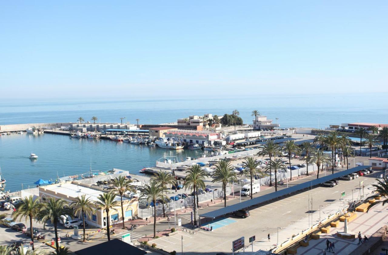Apartment On The Harbor, First Line With Beautiful Sea View In 4 Star Hotel Фуeнхирола Екстериор снимка