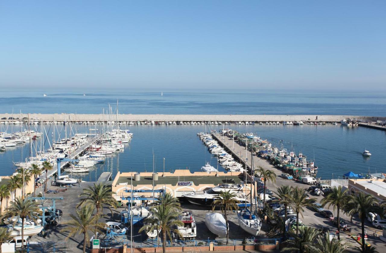 Apartment On The Harbor, First Line With Beautiful Sea View In 4 Star Hotel Фуeнхирола Екстериор снимка