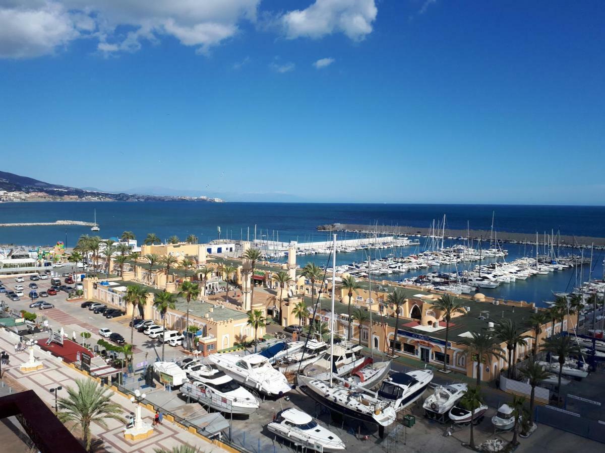 Apartment On The Harbor, First Line With Beautiful Sea View In 4 Star Hotel Фуeнхирола Екстериор снимка